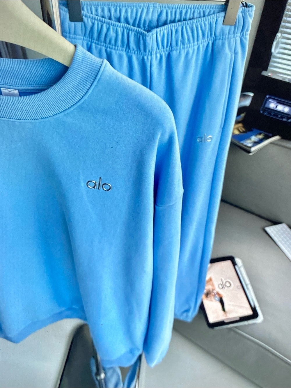 ALO Yoga Women's Light Blue Crewneck Sweatshirt & Joggers 2-piece Set